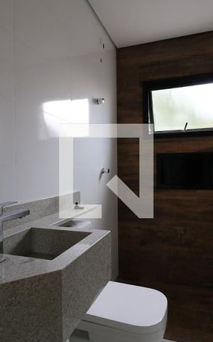 Casa à venda com 190m², 3 quartos e 4 vagasBanheiro da Suíte 1
