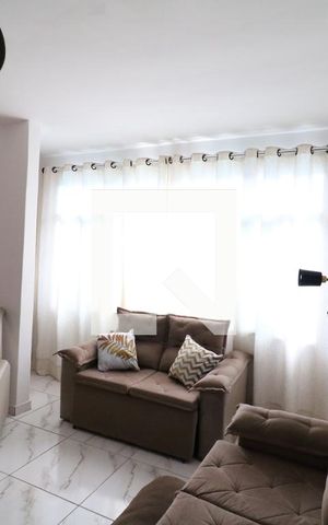Casa à venda com 374m², 5 quartos e 2 vagasSala