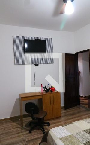 Casa à venda com 374m², 5 quartos e 2 vagasQuarto 1