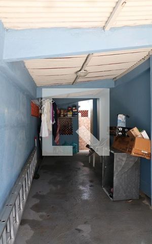 Casa à venda com 374m², 5 quartos e 2 vagasFundos