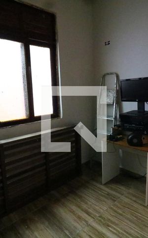 Casa à venda com 374m², 5 quartos e 2 vagasQuarto 3