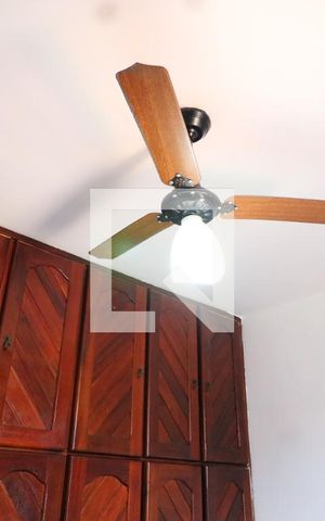 Casa à venda com 374m², 5 quartos e 2 vagasDetalhe Suíte