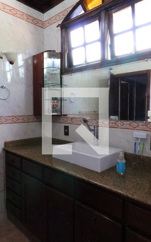 Casa à venda com 374m², 5 quartos e 2 vagasBanheiro social 2