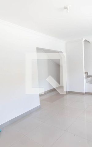 Casa para alugar com 97m², 3 quartos e 3 vagas Casa para alugar com 97m², 3 quartos e 3 vagasSala