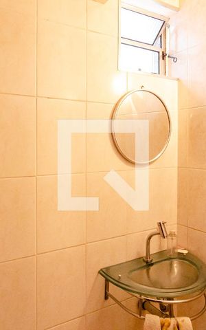 Casa à venda com 450m², 5 quartos e 3 vagas Casa à venda com 450m², 5 quartos e 3 vagasLavabo
