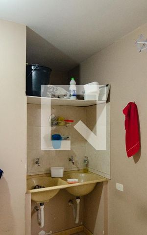 Casa à venda com 450m², 5 quartos e 3 vagas Casa à venda com 450m², 5 quartos e 3 vagasLavanderia