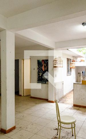 Casa à venda com 450m², 5 quartos e 3 vagas Casa à venda com 450m², 5 quartos e 3 vagasSalão de Festas