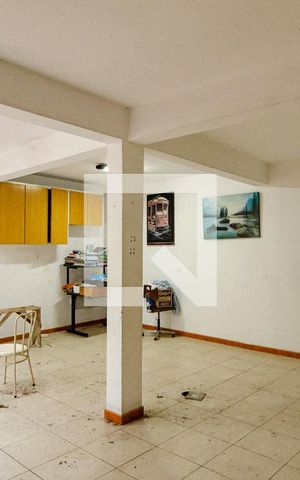 Casa à venda com 450m², 5 quartos e 3 vagas Casa à venda com 450m², 5 quartos e 3 vagasSalão de Festas