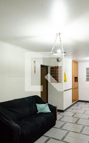 Casa à venda com 450m², 5 quartos e 3 vagas Casa à venda com 450m², 5 quartos e 3 vagasSala