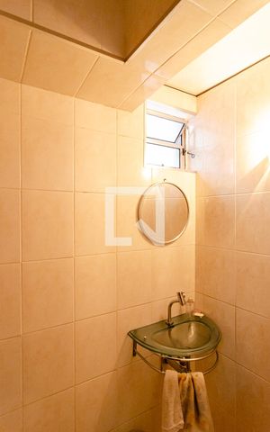 Casa à venda com 450m², 5 quartos e 3 vagas Casa à venda com 450m², 5 quartos e 3 vagasLavabo