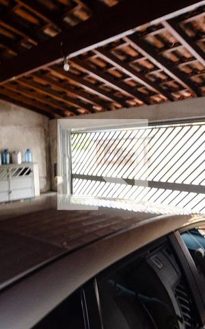 Casa à venda com 450m², 5 quartos e 3 vagas Casa à venda com 450m², 5 quartos e 3 vagasGaragem