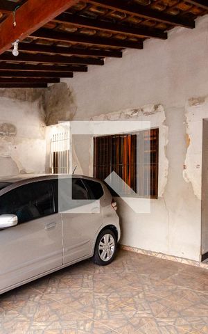 Casa à venda com 450m², 5 quartos e 3 vagas Casa à venda com 450m², 5 quartos e 3 vagasGaragem