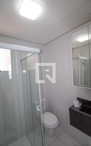 Studio para alugar com 30m², 1 quarto e 1 vaga Studio para alugar com 30m², 1 quarto e 1 vagaBanheiro