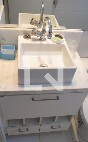 Apartamento para alugar com 53m², 2 quartos e 1 vagaBanheiro - Pia