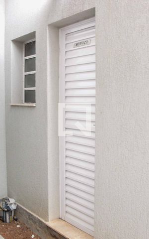 Casa à venda com 78m², 2 quartos e 2 vagasÁrea de serviço 