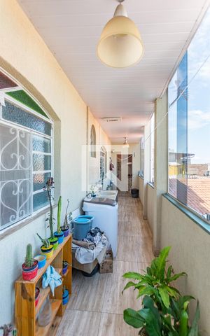 Casa à venda com 252m², 5 quartos e 2 vagas Casa à venda com 252m², 5 quartos e 2 vagasÁrea de Serviço 1