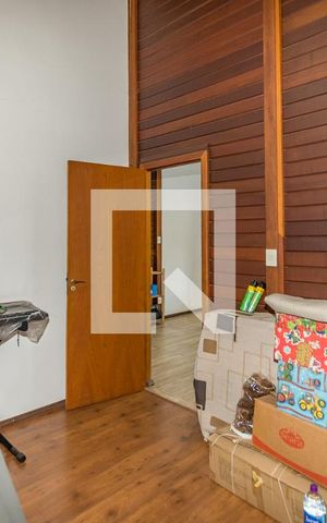 Casa à venda com 252m², 5 quartos e 2 vagas Casa à venda com 252m², 5 quartos e 2 vagasQuarto 5