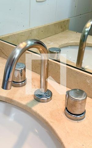 Apartamento à venda com 57m², 2 quartos e 2 vagas Apartamento à venda com 57m², 2 quartos e 2 vagasBanheiro da Suíte 1