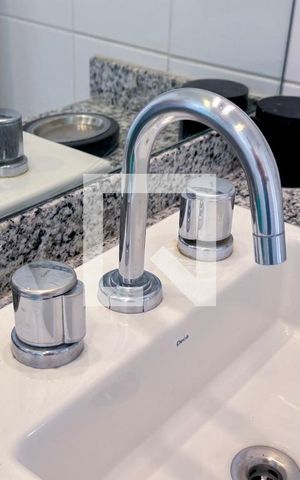 Apartamento à venda com 57m², 2 quartos e 2 vagas Apartamento à venda com 57m², 2 quartos e 2 vagasBanheiro da Suíte 2