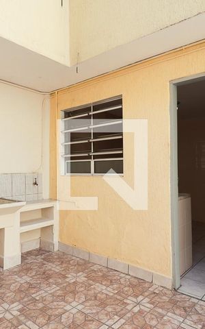 Casa para alugar com 20m², 1 quarto e sem vagaÁrea de Serviço