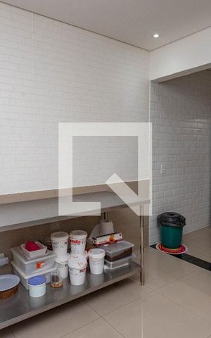 Casa à venda com 225m², 5 quartos e 1 vaga Casa à venda com 225m², 5 quartos e 1 vagaCozinha