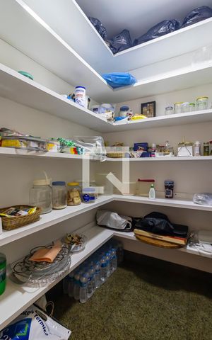 Apartamento à venda com 380m², 3 quartos e 5 vagasDispensa