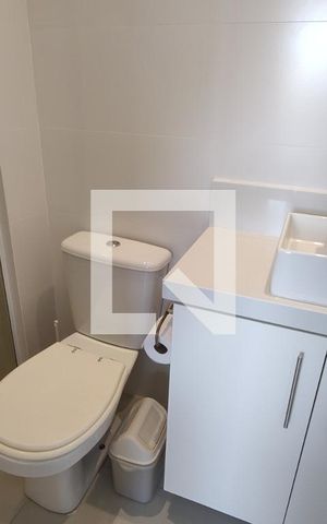 Apartamento à venda com 72m², 3 quartos e 1 vaga Apartamento à venda com 72m², 3 quartos e 1 vagaBanheiro da Suíte 1