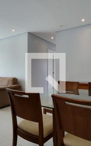 Apartamento à venda com 72m², 3 quartos e 1 vaga Apartamento à venda com 72m², 3 quartos e 1 vagaSala