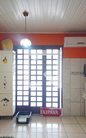 Casa à venda com 140m², 3 quartos e 2 vagas Casa à venda com 140m², 3 quartos e 2 vagasCozinha