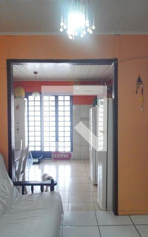 Casa à venda com 140m², 3 quartos e 2 vagas Casa à venda com 140m², 3 quartos e 2 vagasSala