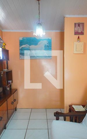 Casa à venda com 140m², 3 quartos e 2 vagas Casa à venda com 140m², 3 quartos e 2 vagasSala