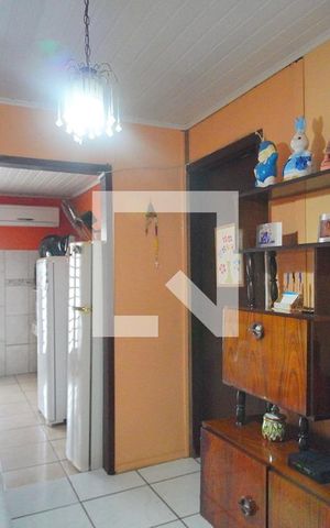 Casa à venda com 140m², 3 quartos e 2 vagas Casa à venda com 140m², 3 quartos e 2 vagasSala