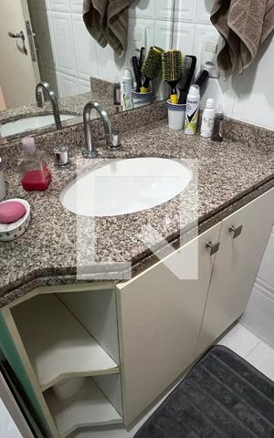 Apartamento para alugar com 70m², 2 quartos e 1 vaga Apartamento para alugar com 70m², 2 quartos e 1 vagaBanheiro