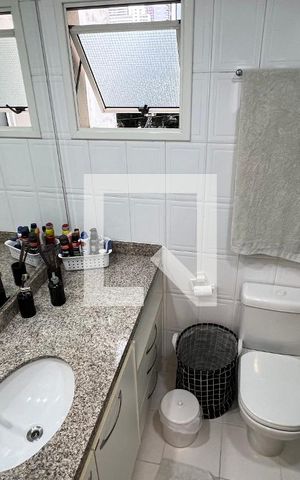Apartamento para alugar com 70m², 2 quartos e 1 vaga Apartamento para alugar com 70m², 2 quartos e 1 vagaBanheiro da Suíte