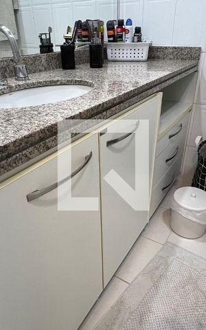 Apartamento para alugar com 70m², 2 quartos e 1 vaga Apartamento para alugar com 70m², 2 quartos e 1 vagaBanheiro da Suíte