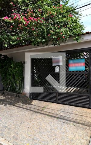 Casa à venda com 300m², 4 quartos e 4 vagasFachada