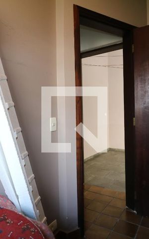Casa à venda com 300m², 4 quartos e 4 vagasQuarto de Serviço