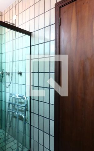 Casa à venda com 300m², 4 quartos e 4 vagasBanheiro Socail