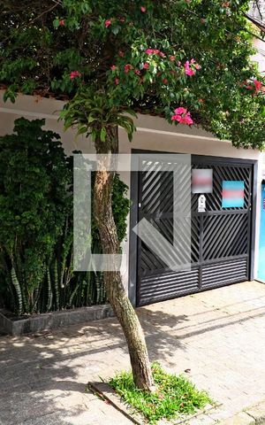 Casa à venda com 300m², 4 quartos e 4 vagasFachada