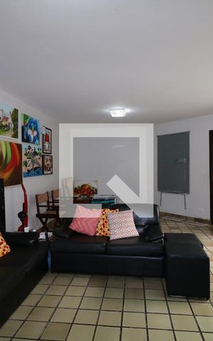 Casa à venda com 300m², 4 quartos e 4 vagasSala