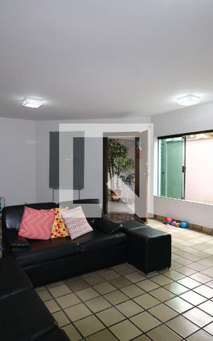 Casa à venda com 300m², 4 quartos e 4 vagasSala