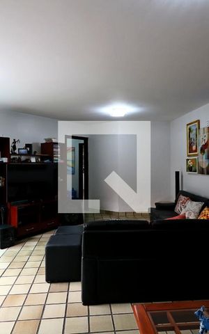 Casa à venda com 300m², 4 quartos e 4 vagasSala