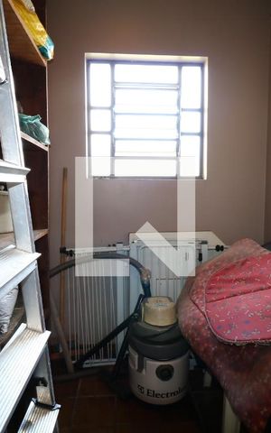 Casa à venda com 300m², 4 quartos e 4 vagasQuarto de Serviço