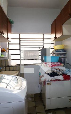Casa à venda com 300m², 4 quartos e 4 vagasÁrea de Serviço