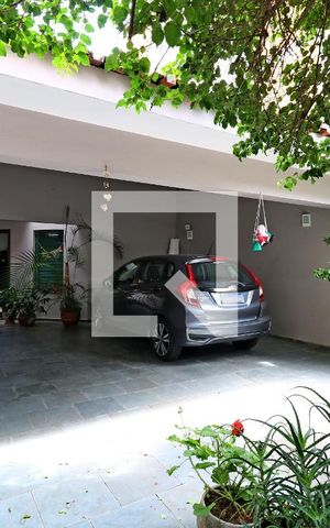 Casa à venda com 300m², 4 quartos e 4 vagasGaragem