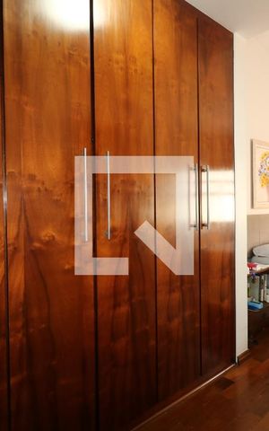 Casa à venda com 300m², 4 quartos e 4 vagasCloset da Suíte