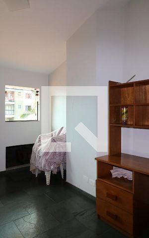 Casa à venda com 300m², 4 quartos e 4 vagasQuato do Escritório