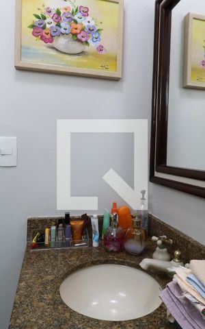 Casa à venda com 300m², 4 quartos e 4 vagasLavabo