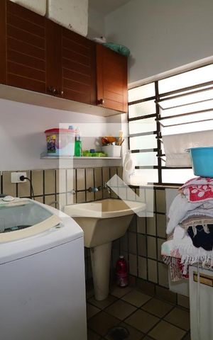 Casa à venda com 300m², 4 quartos e 4 vagasÁrea de Serviço