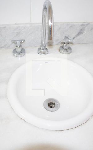Apartamento para alugar com 36m², 2 quartos e sem vagaBanheiro